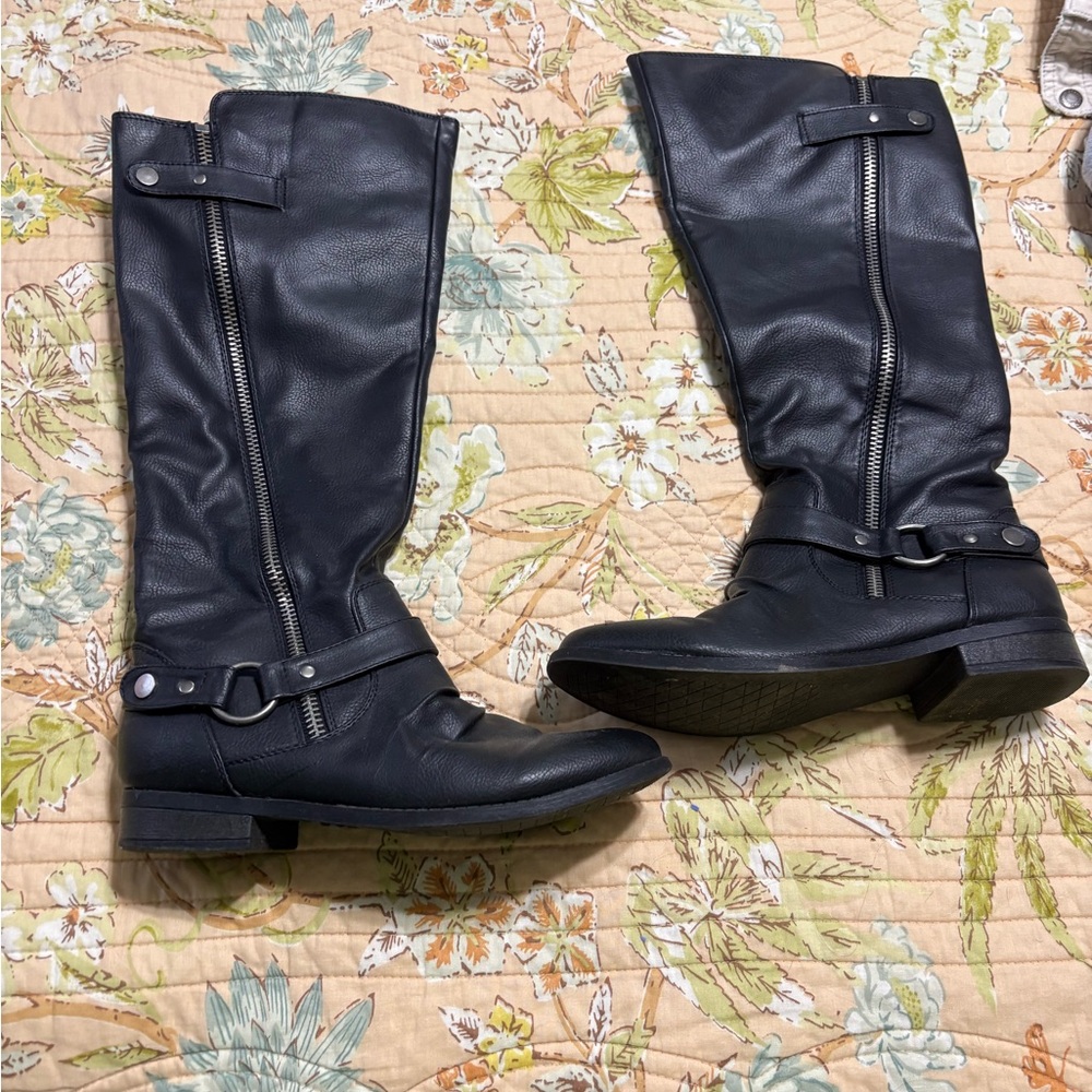 Black Smooth Knee-High Boots